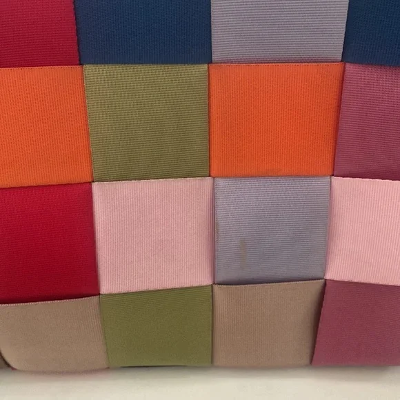 Comely Crossbody - Picture 4 of 6